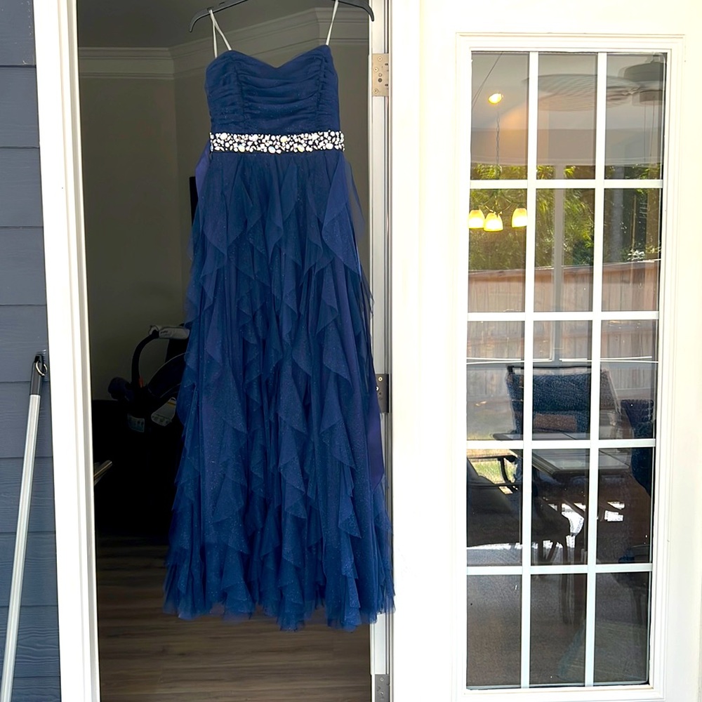Prom dress-size 9! Only worn twice.